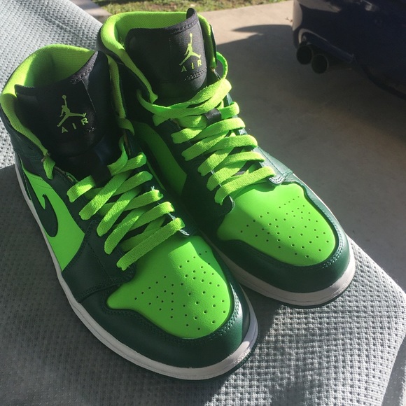 Jordan Other - AIR JORDAN 1 MID "HULK" SIZE 9.5